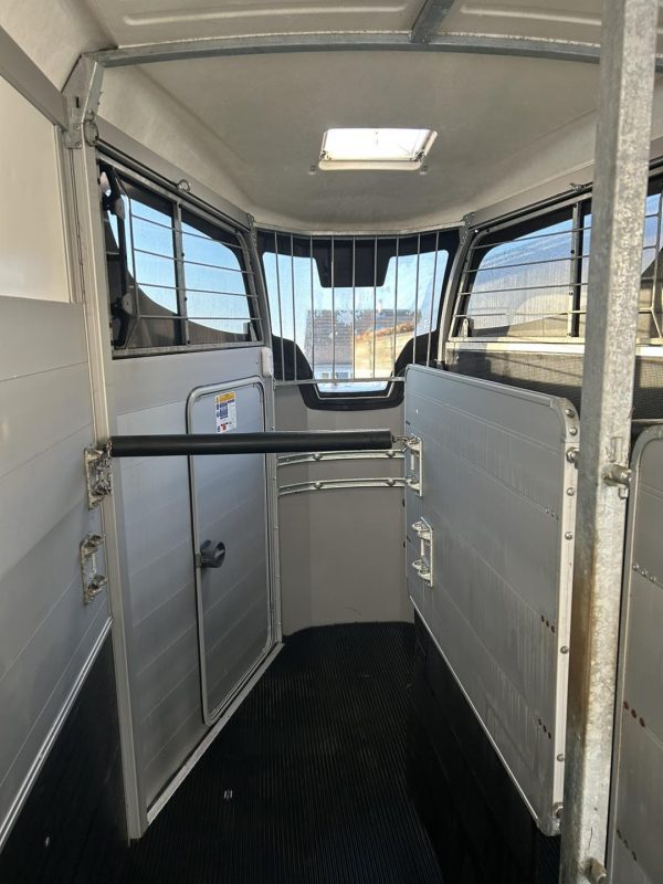 511 HBX Horse Trailer 2020 - Image 3