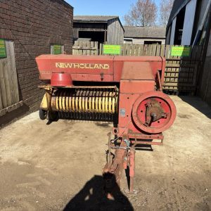 New Holland 276 Baler