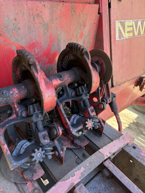 New Holland 276 Baler - Image 2